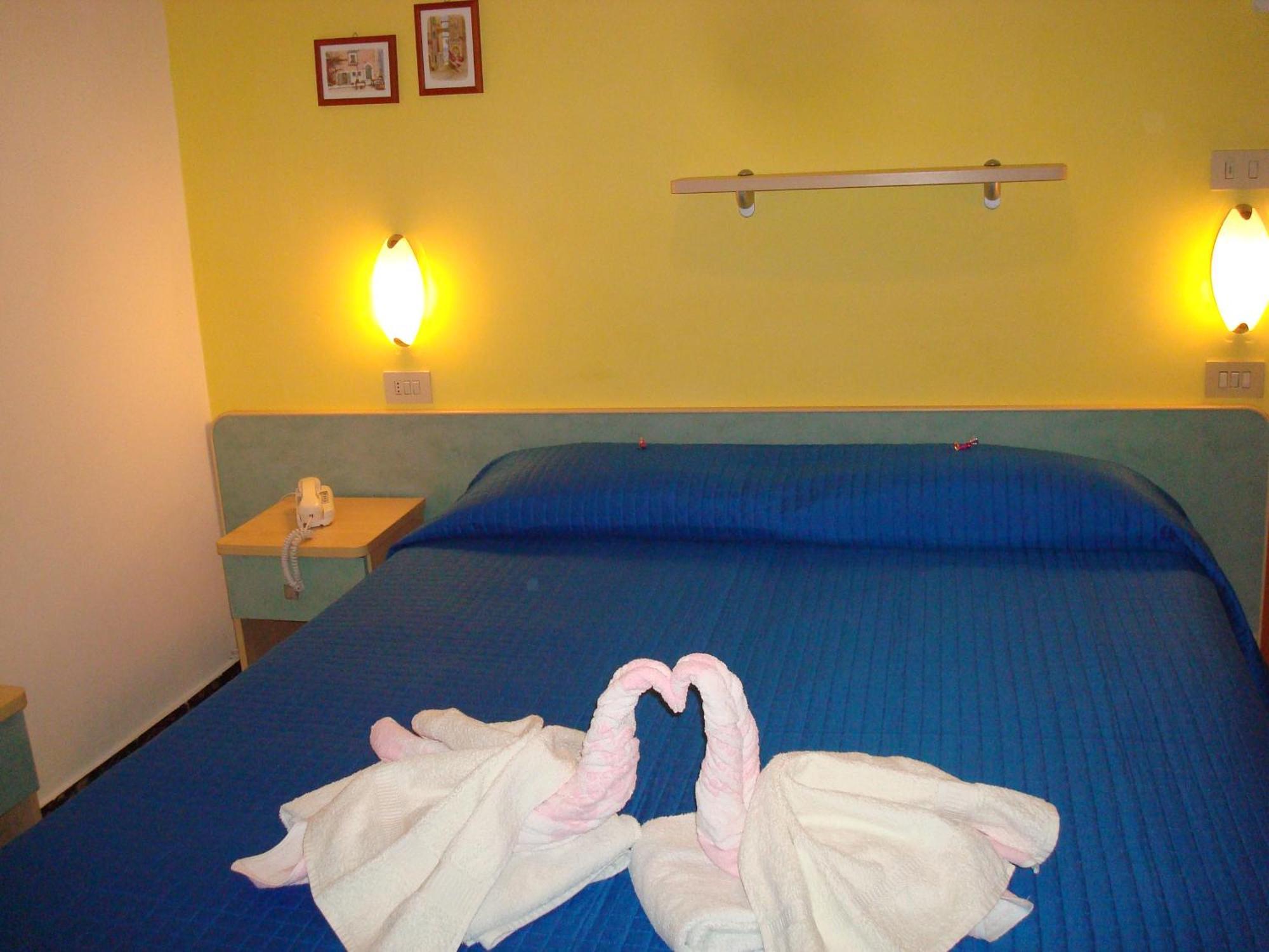 Hotel Villa Ersilia Rimini B&B Екстериор снимка