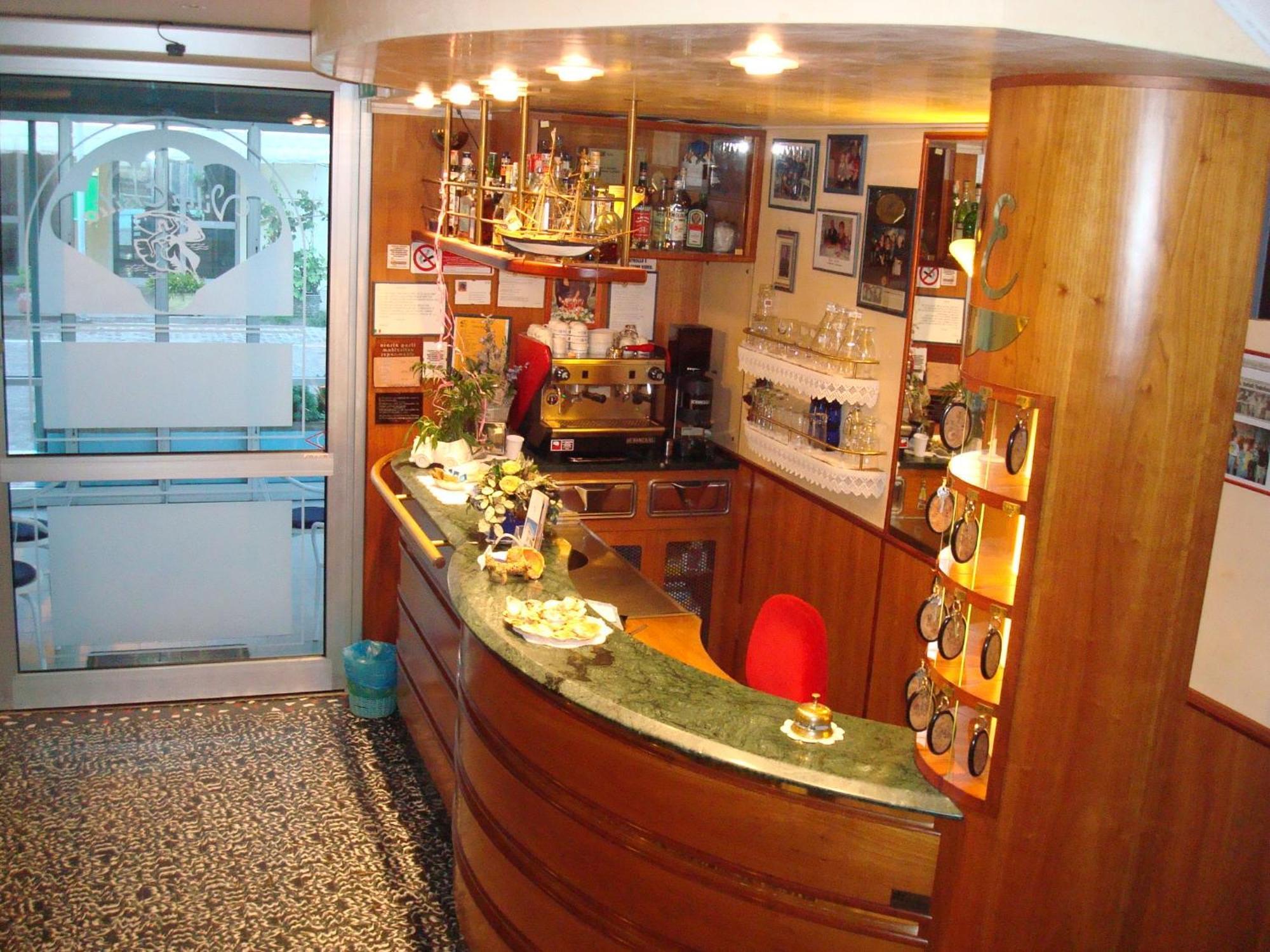 Hotel Villa Ersilia Rimini B&B Екстериор снимка
