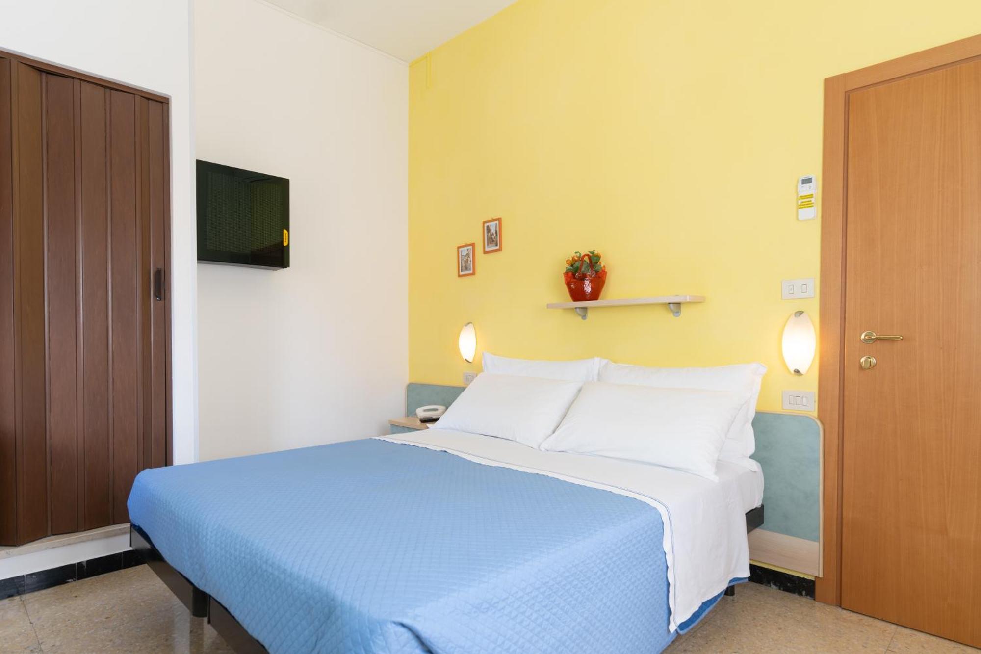 Hotel Villa Ersilia Rimini B&B Екстериор снимка
