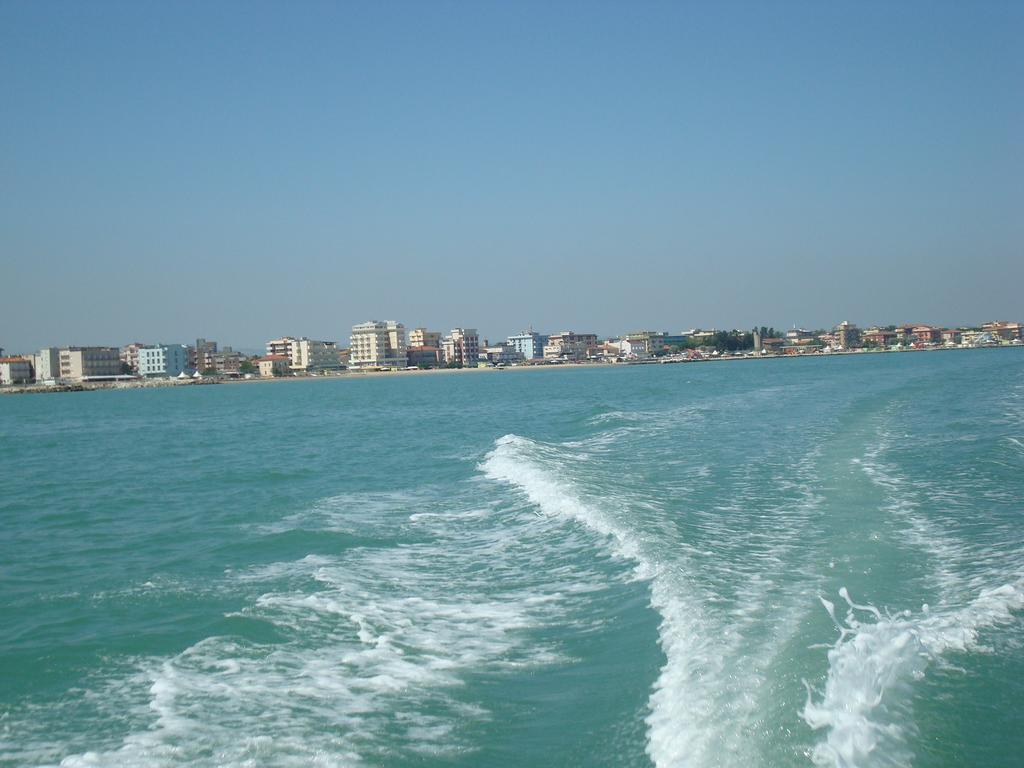 Hotel Villa Ersilia Rimini B&B Екстериор снимка