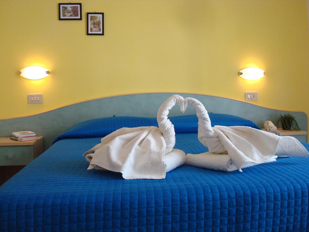 Hotel Villa Ersilia Rimini B&B Екстериор снимка