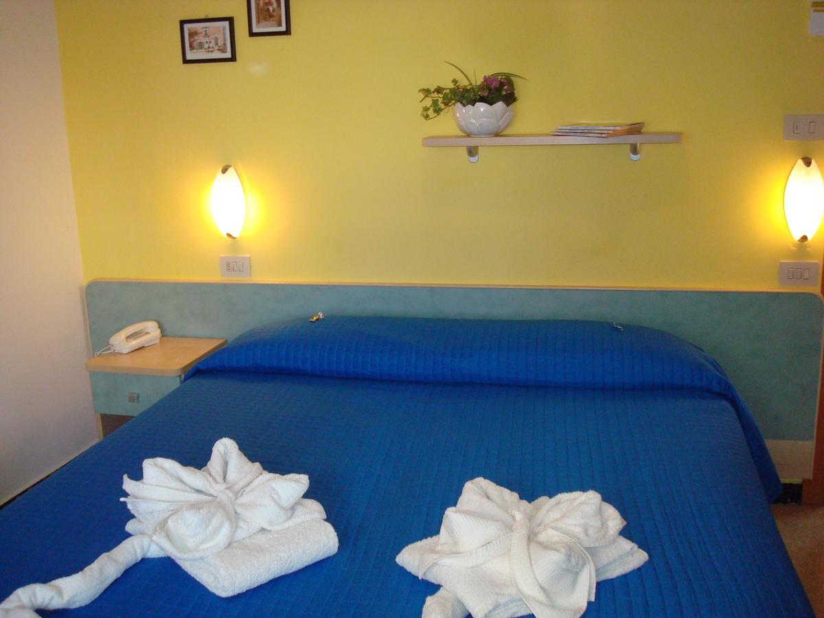 Hotel Villa Ersilia Rimini B&B Екстериор снимка